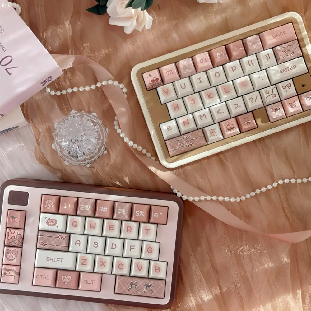 Strawberry Cocoa Keycaps 136 Keys Cherry/XOA Profile Durable PBT Dye Sublimation for Mx Switch 61/64/104/108 Mechanical Keyboard