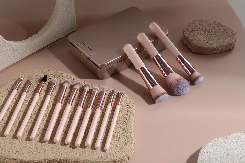 Ensemble de pinceaux de maquillage 14 pièces avec miroir éclairé, manche court Portable, lumière LED, Kit de pinceaux de maquillage rechargeables USB