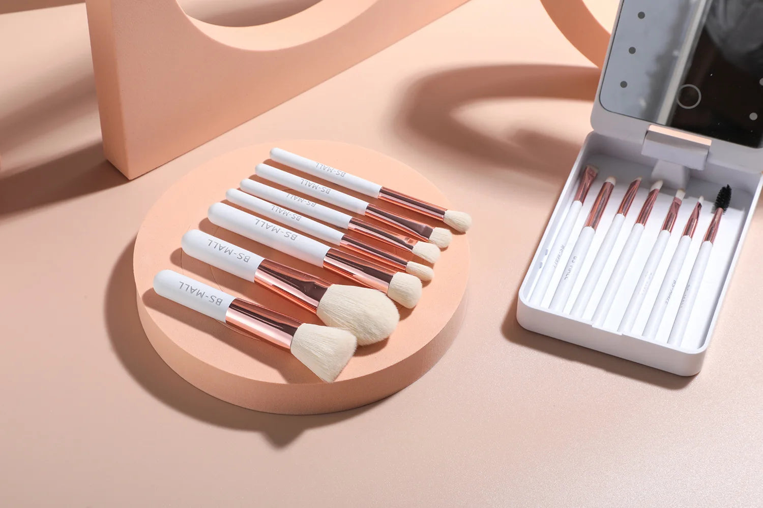 Ensemble de pinceaux de maquillage 14 pièces avec miroir éclairé, manche court Portable, lumière LED, Kit de pinceaux de maquillage rechargeables USB